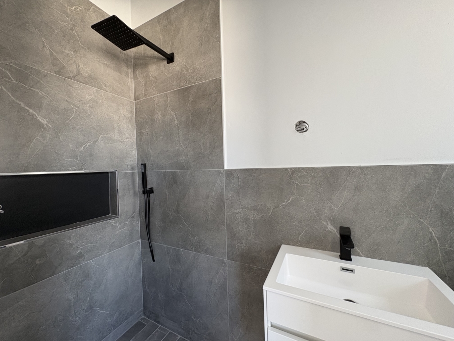 5 Bedroom Property for Sale in Sandown Western Cape